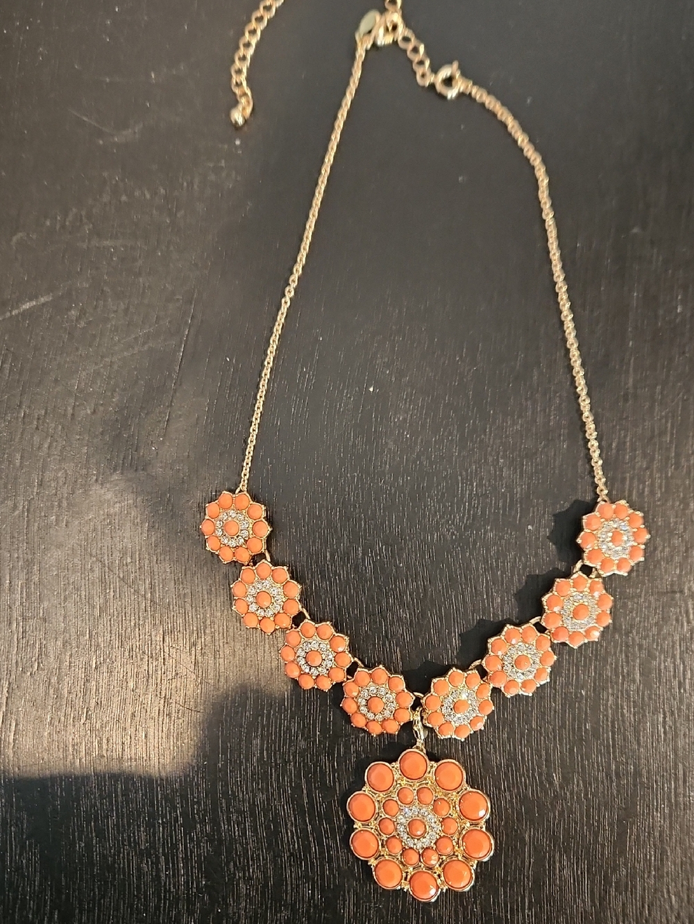 EUC Premire Designs Peachy Keen Rhinestone Acrylic Necklace w/removeable Brooch